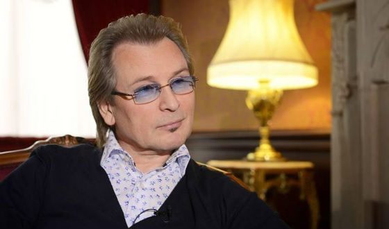 Александр Малинин не общается с биологическим отцом