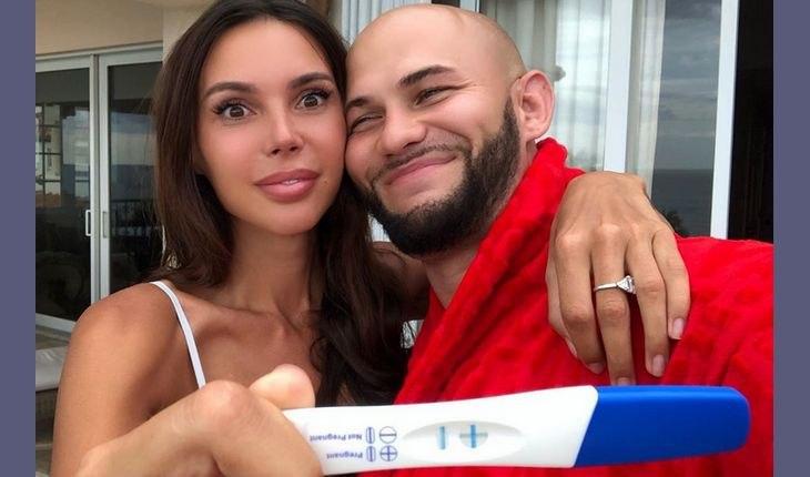 Оксана Самойлова делится с поклонниками событиями семейной жизни