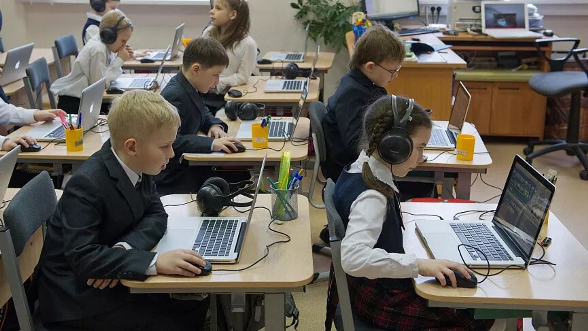 Российским школьникам предстоит изучать искусственный интеллект