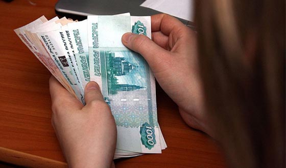 По данным властей, средняя зарплата в Москве – 63 тысячи рублей