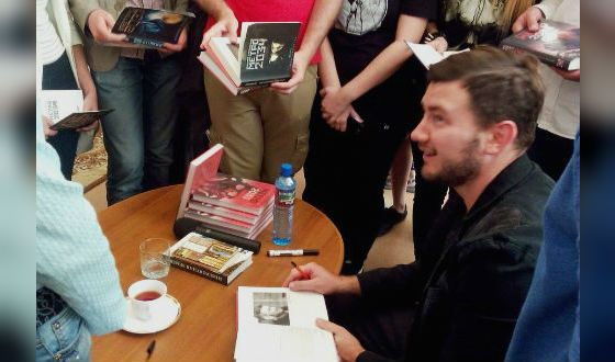 Дмитрий Глуховский на встрече с читателями Дмитрий Глуховский на встрече с читателями