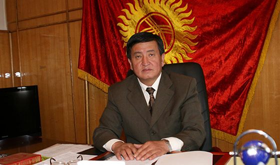 Сооронбай Жээнбеков стремительно поднимался по карьерной лестнице Сооронбай Жээнбеков стремительно поднимался по карьерной лестнице