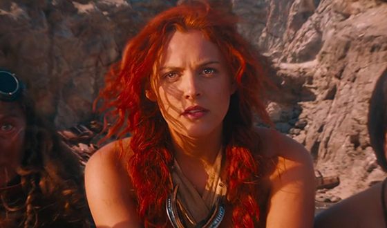 Райли Кио в фильме «Безумный Макс: Дорога ярости» Райли Кио в фильме «Безумный Макс: Дорога ярости»