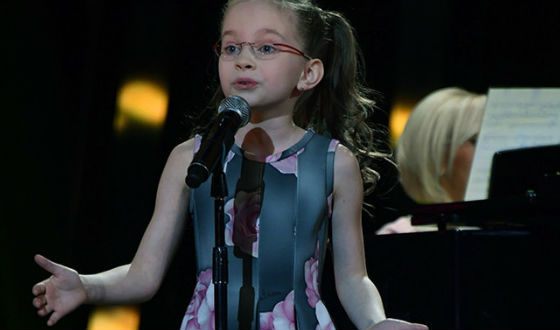 8-летнюю девочку Рената Литвинова довела до слёз