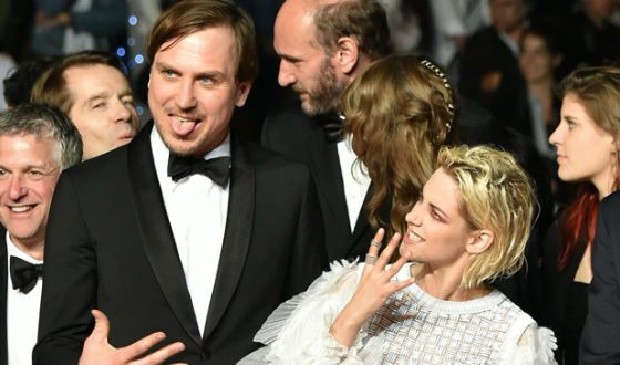 Ларй Айдингер и Кристен Стюарт на премьере «Персонального покупателя» Ларй Айдингер и Кристен Стюарт на премьере «Персонального покупателя»