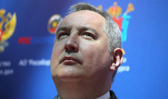 Дмитрий Рогозин на досуге пишет стихи и поет песни