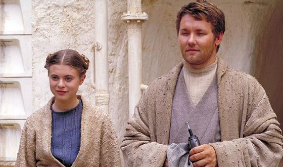 Джоэл Эдгертон в фильме «Звёздные войны: Эпизод 2 — Атака клонов» Джоэл Эдгертон в фильме «Звёздные войны: Эпизод 2 — Атака клонов»