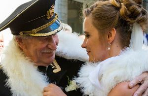 Седина в бороду: 8 неравных браков знаменитостей Седина в бороду: 8 неравных браков знаменитостей