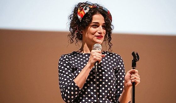 Дженни Слейт начинала карьеру с Stand-Up Дженни Слейт начинала карьеру с Stand-Up