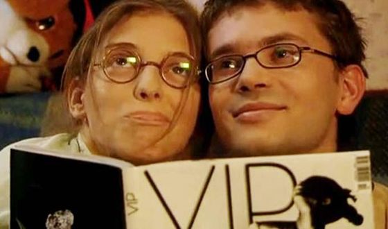 Артем Семакин и Нелли Уварова в сериале «Не родись красивой» Артем Семакин и Нелли Уварова в сериале «Не родись красивой»