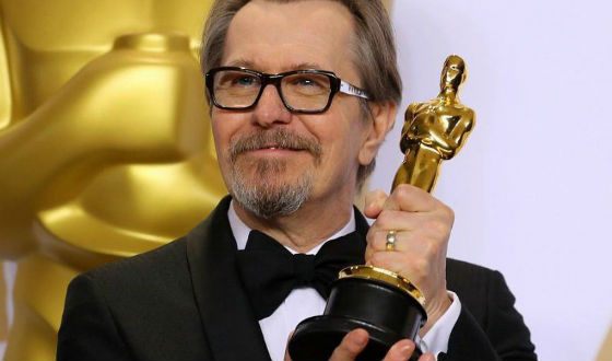 Гэри Олдман получил «Оскар» за роль в фильме «Темные времена»