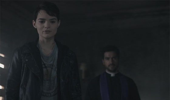 Брианна Хильдебранд в сериале «Изгоняющий дьявола» Брианна Хильдебранд в сериале «Изгоняющий дьявола»