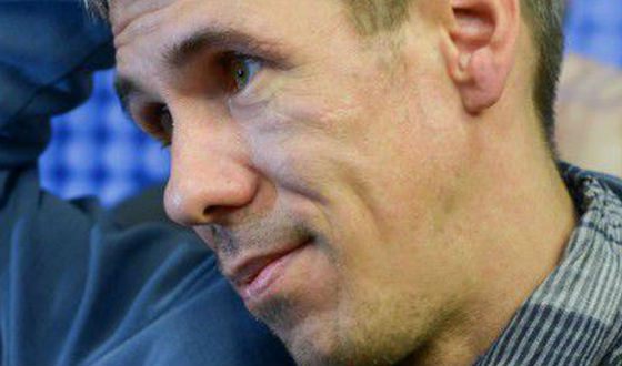 Алексей Панин устроил дебош в самолете