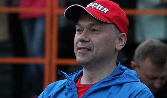в какой школе учится сын травникова. uzn 15376306898. в какой школе учится сын травникова фото. в какой школе учится сын травникова-uzn 15376306898. картинка в какой школе учится сын травникова. картинка uzn 15376306898. Впервые мы увидели семью губернатора в январе 2018 года, в год выборов главы региона В январе 2018 года жена и дети Андрея Травникова прилетали из Санкт-Петербурга в Новосибирск, чтобы всей семьей провести новогодние каникулы. В Новосибирске семья Травниковых прогулялась по Михайловской набережной, побывала в ледовом городке. Вместе фотографировались, катались на горках и делились впечатлениями. У супруги Людмилы в Сибири живут родственники, и несколько лет назад она уже бывала в Новосибирске.