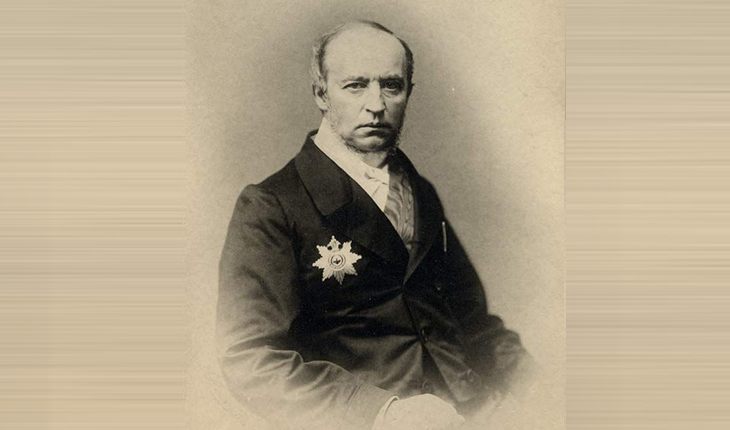 в каком году родился одоевский. uzn 15703575657. в каком году родился одоевский фото. в каком году родился одоевский-uzn 15703575657. картинка в каком году родился одоевский. картинка uzn 15703575657. Будущий писатель родился в Москве, дата его рождения — 11 августа 1804 года. Отец его, Фёдор Сергеевич, изначально был военнослужащим, а впоследствии перешёл на должность главы московского филиала Государственного ассигнационного банка. Мать, Екатерина Алексеевна, была из семьи прапорщика. Несмотря на благородное происхождение, родители жили довольно бедно.