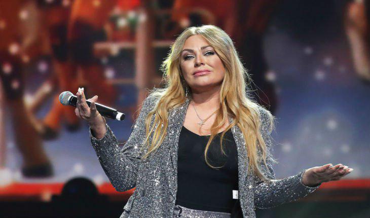 Юлия Началова на сцене