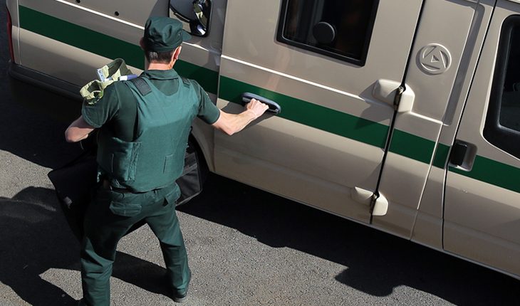 Грабители забрали у инкассаторов медицинскую аптечку