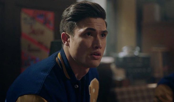 Чарльз Мелтон в сериале «Ривердэйл» Чарльз Мелтон в сериале «Ривердэйл»