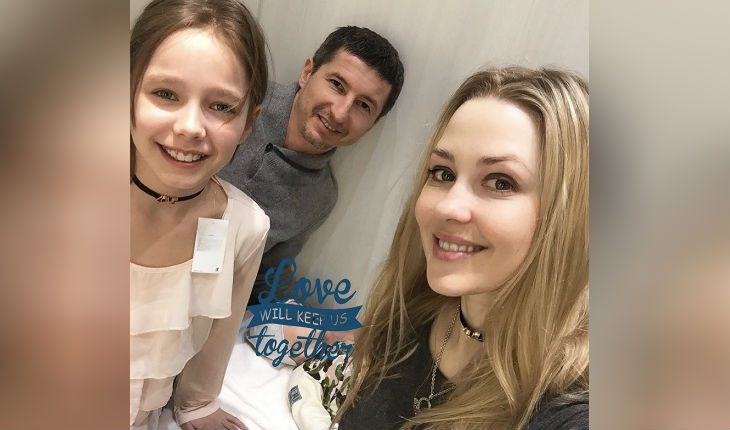 Сейчас Вера вместе с отцом, мачехой и братом отдыхает в Турции