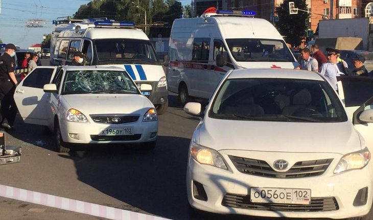 В Уфе мужчина расстрелял машину со своим кредитором и его невестой