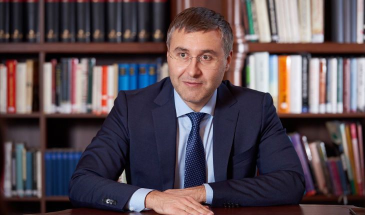 В 2013 году Фальков стал ректором ТюмГУ и одни из самых молодых ректоров России В 2013 году Фальков стал ректором ТюмГУ и одни из самых молодых ректоров России