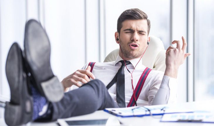 На работе нужно работать