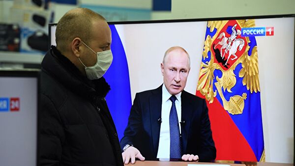 Владимир Путин перенес голосование по конституции из-за коронавируса
