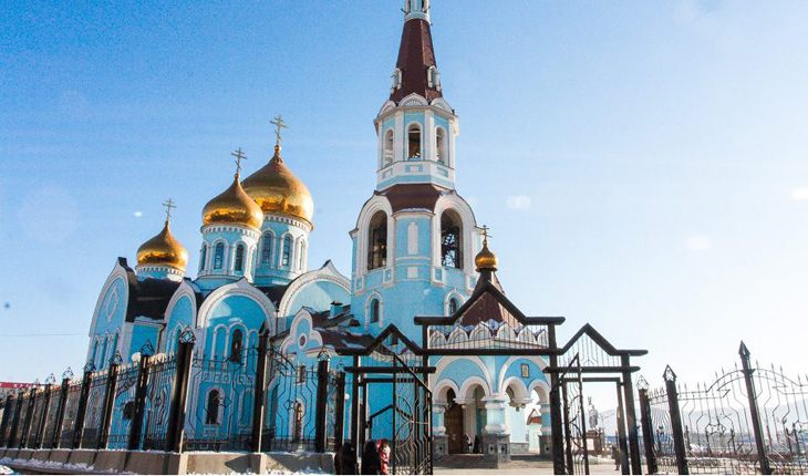 В Чите подросток прикурил от свечи в храме