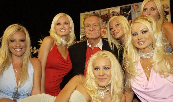 Глава Playboy любил проводить время с «подружками месяца» Глава Playboy любил проводить время с «подружками месяца»