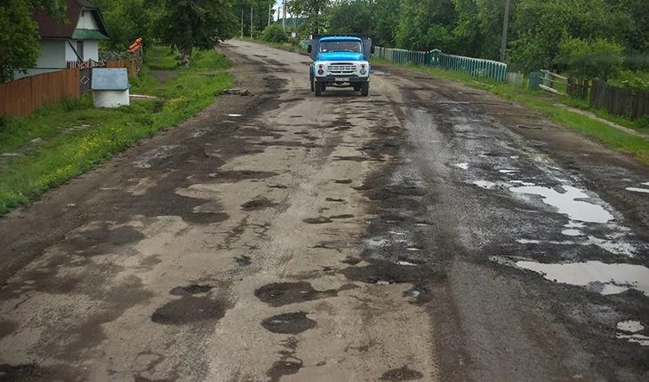 У нас в селе нет ни дорог, ни нормальной больницы, ни приличного магазина