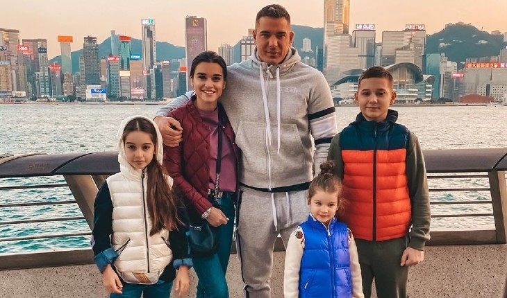 Ксения Бородина и Курбан Омаров с детьми