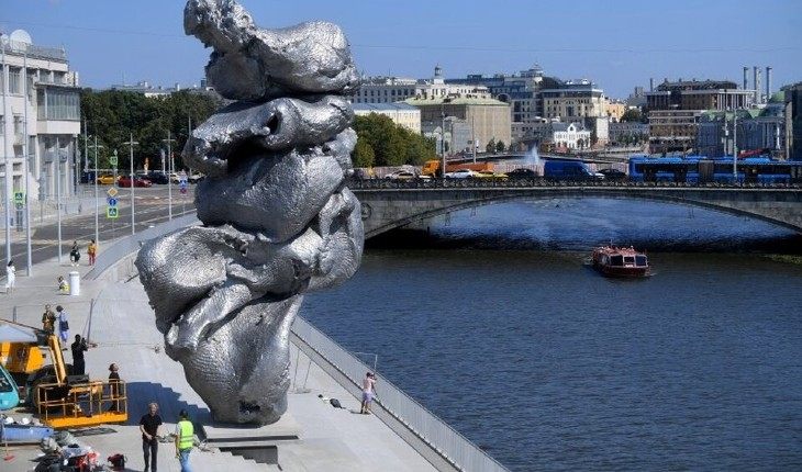 Странная скульптура Фишера