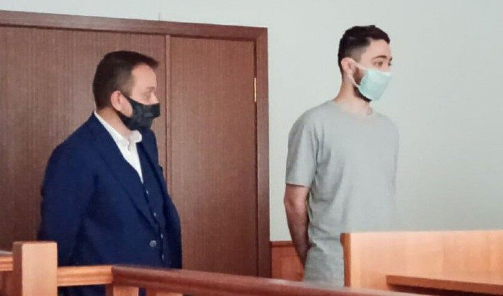 Идрак в зале суда Идрак в зале суда