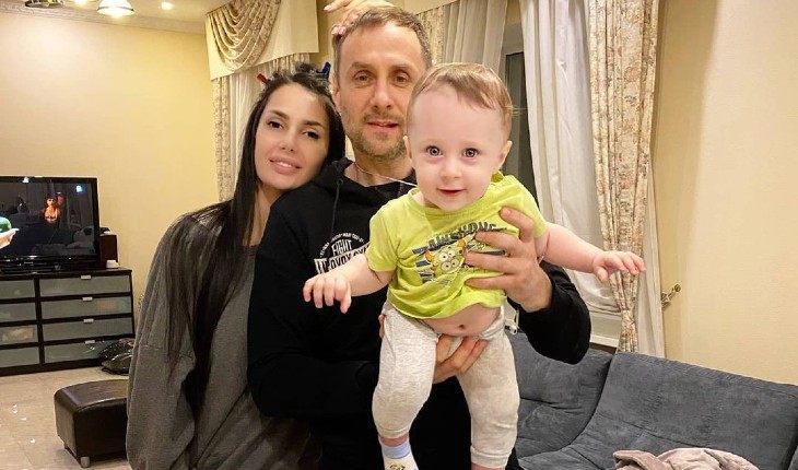 Липовой с Сашей Кабаевой и сыном