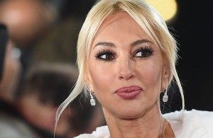 Кудрявцева жалуется на сильнейшие головные боли Кудрявцева жалуется на сильнейшие головные боли