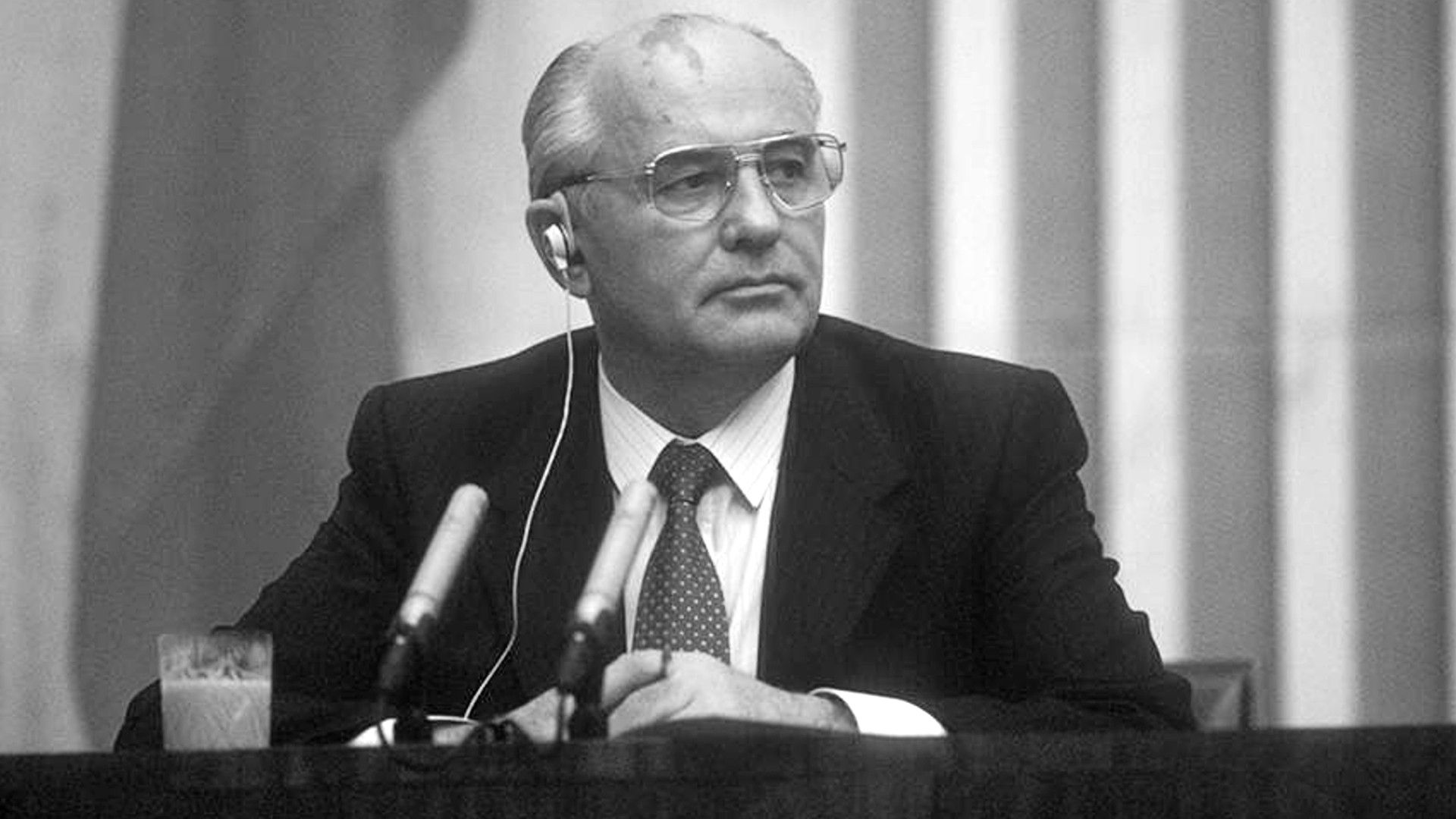 Михаил Горбачев