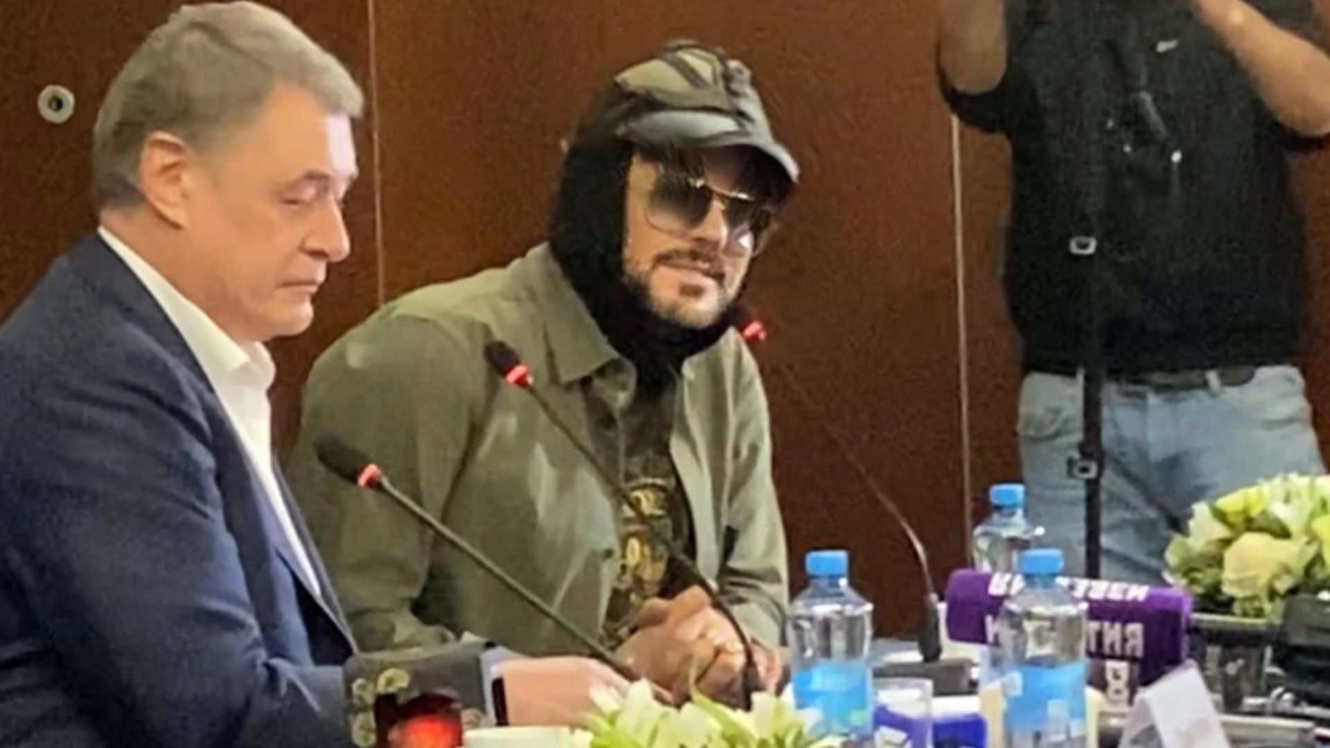 Филипп Киркоров прячет под балаклавой флюс