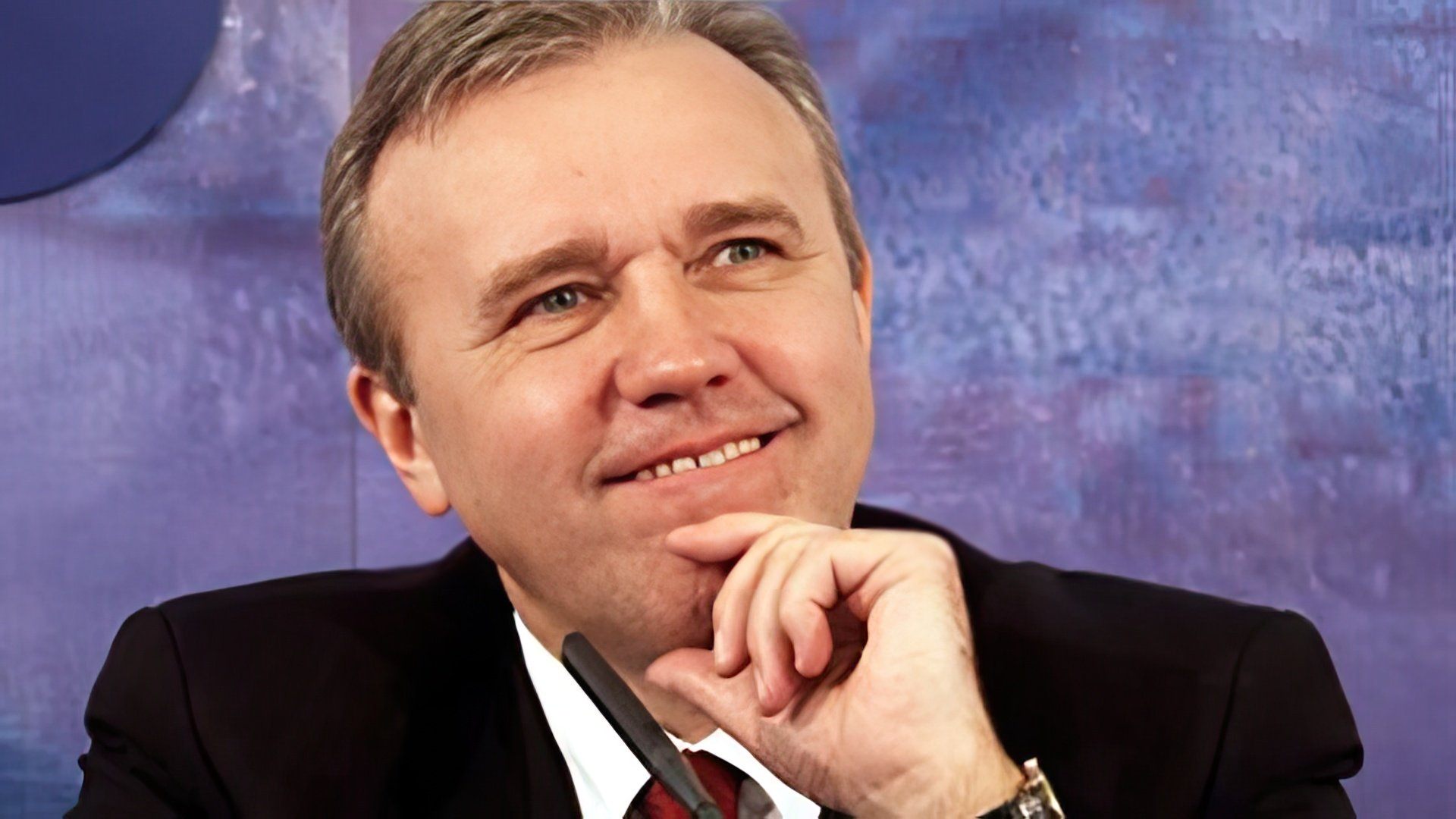 Александр Усс имеет учёное звание доктора юридических наук