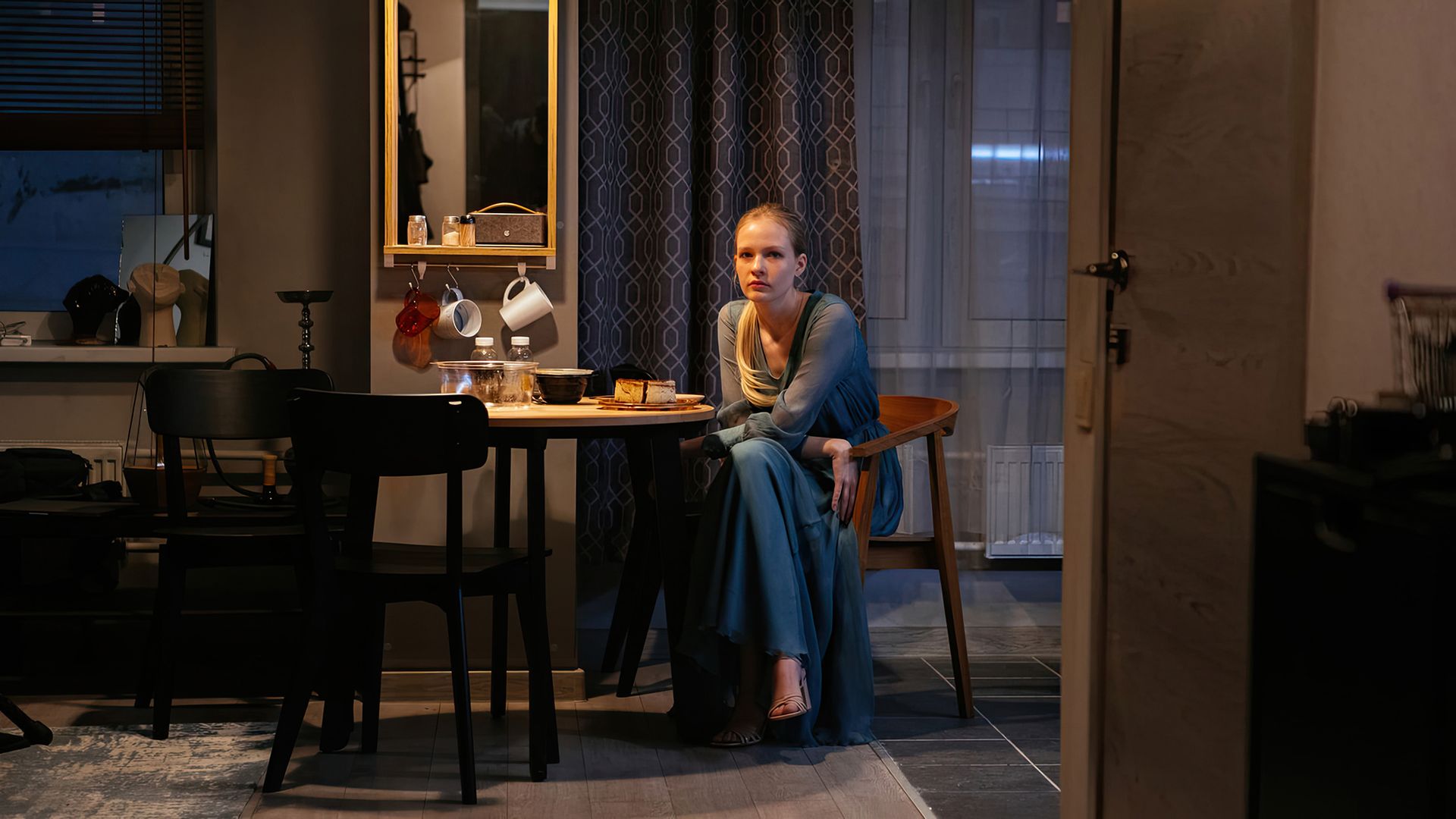 Елизавета Базыкина в сериале «Надвое»