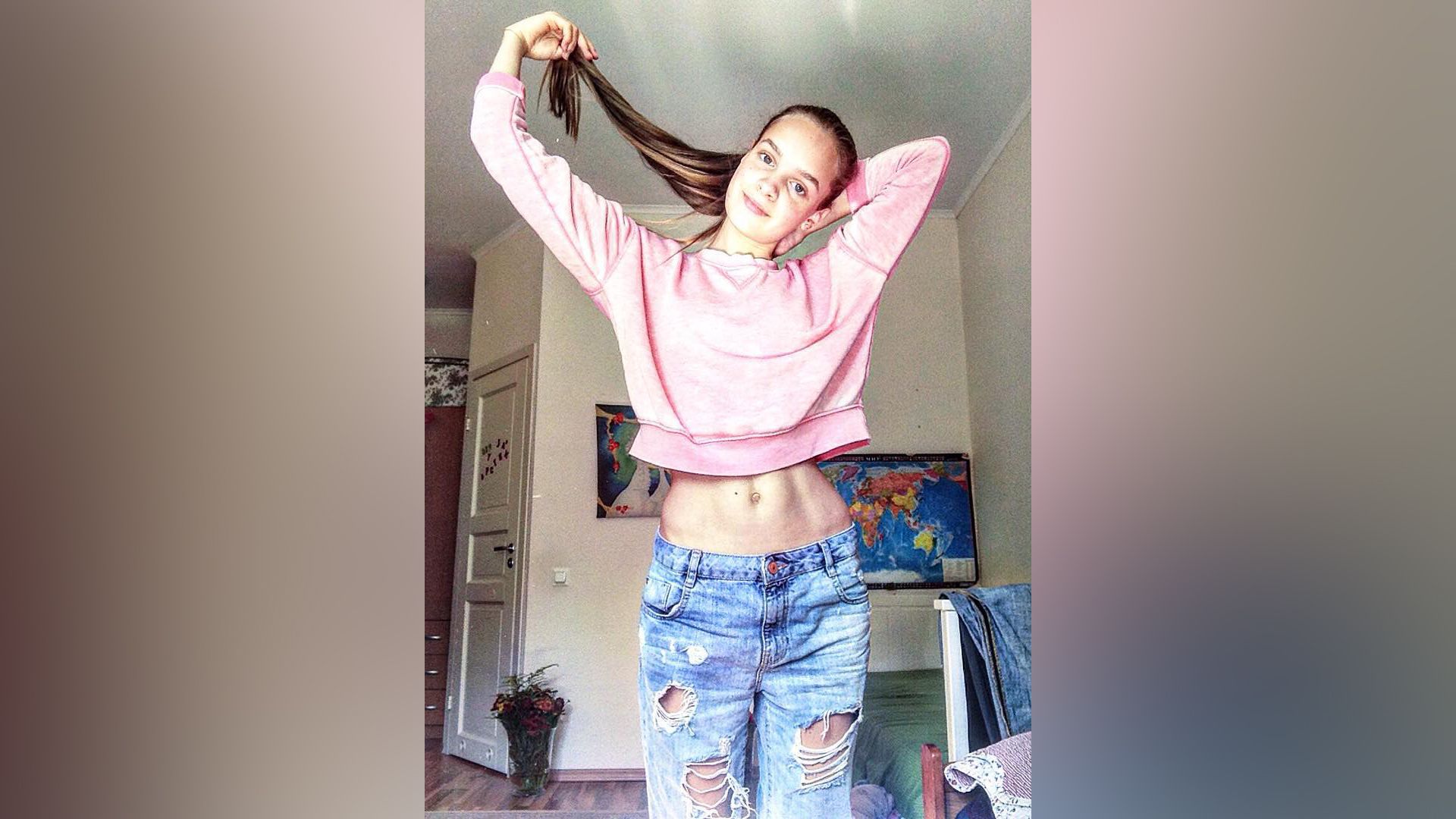 Анна Завтур в юности