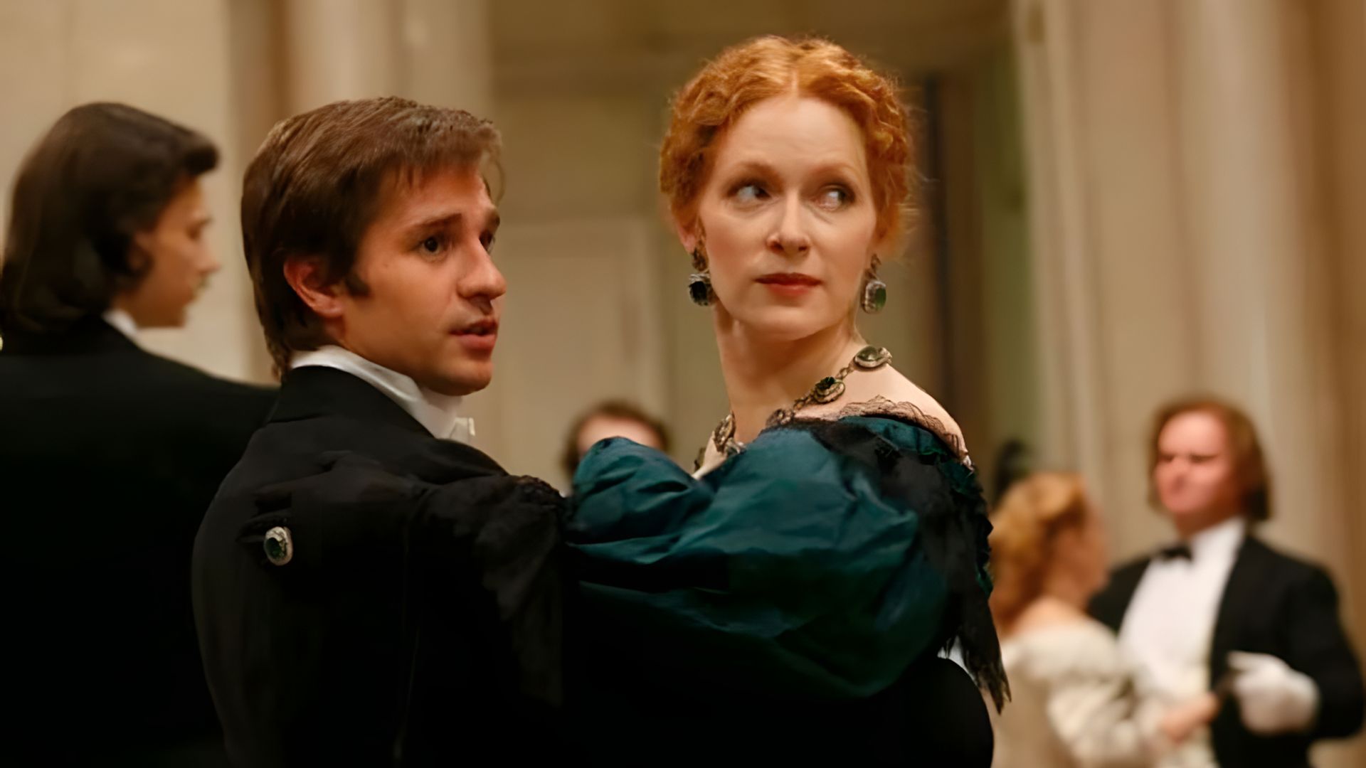Наталья Рогожкина в сериале «Отцы и дети»