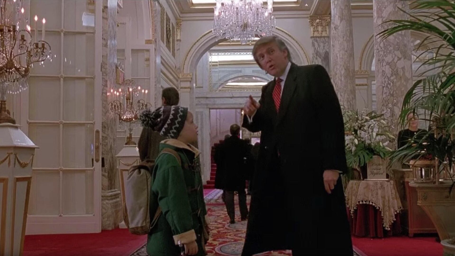 Дональд Трамп в фильме «Один дома 2»