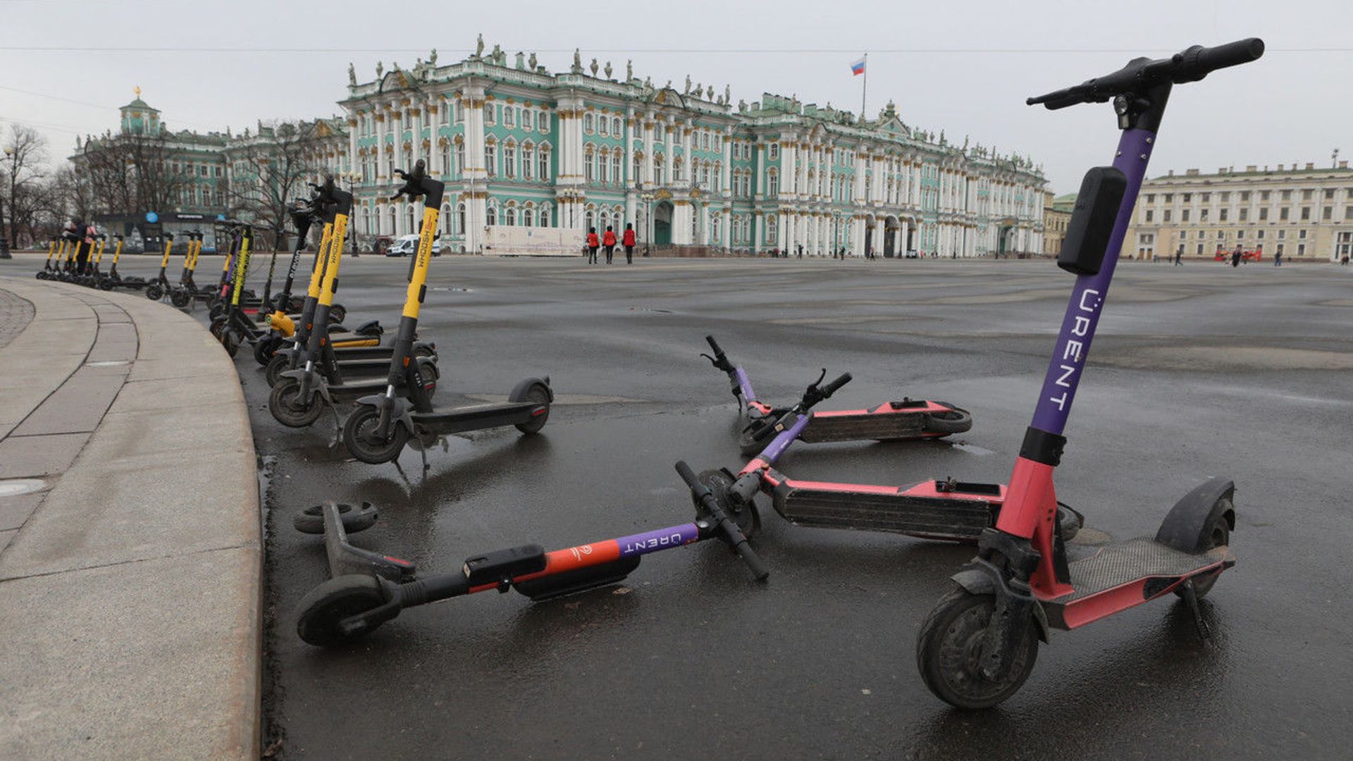 В Петербурге могут перенести электросамокаты на велорожки