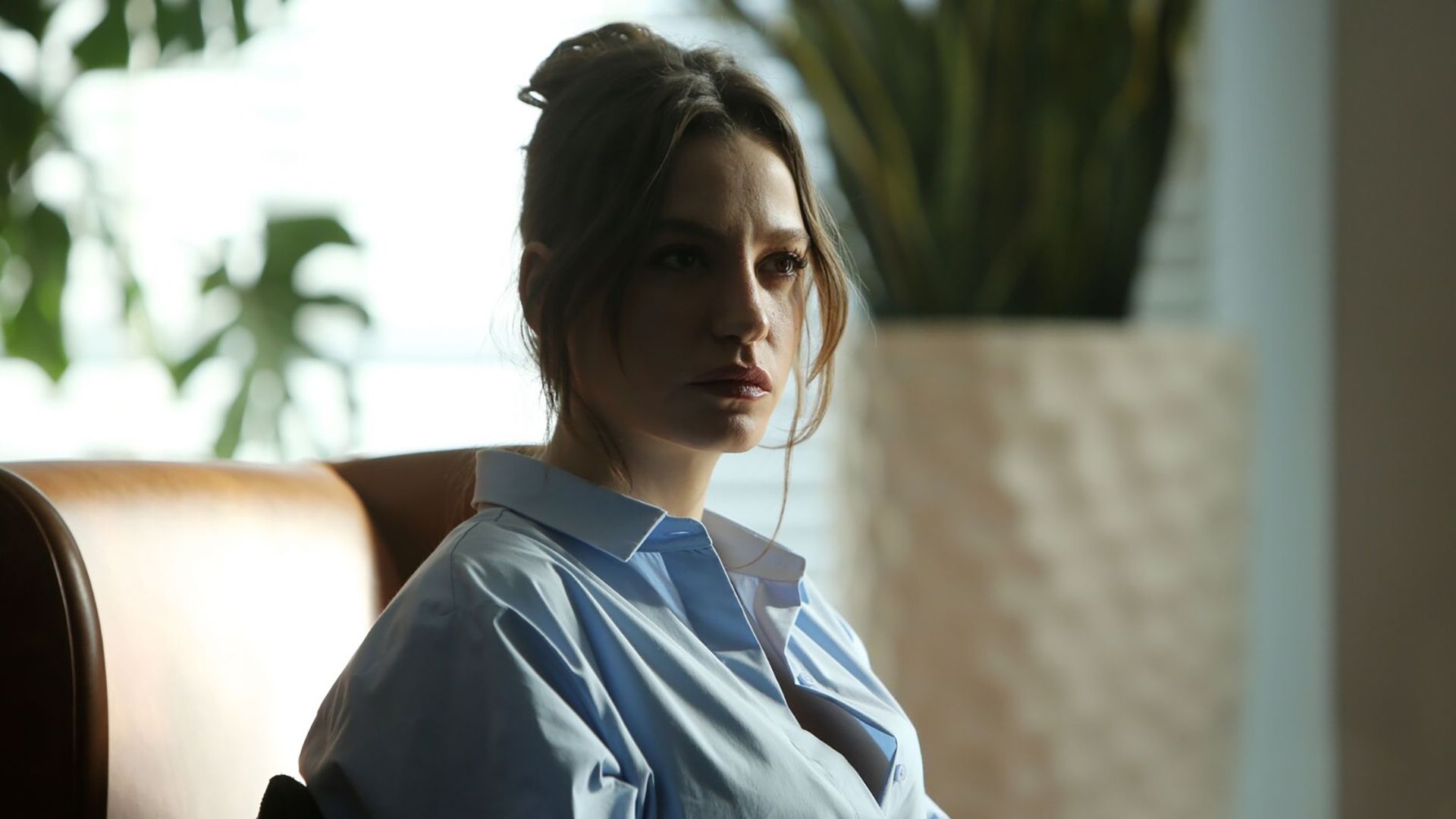 Серенай Сарыкая в сериале «Семья»