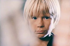 С детства в кино: самые первые роли 13 популярных российских актеров