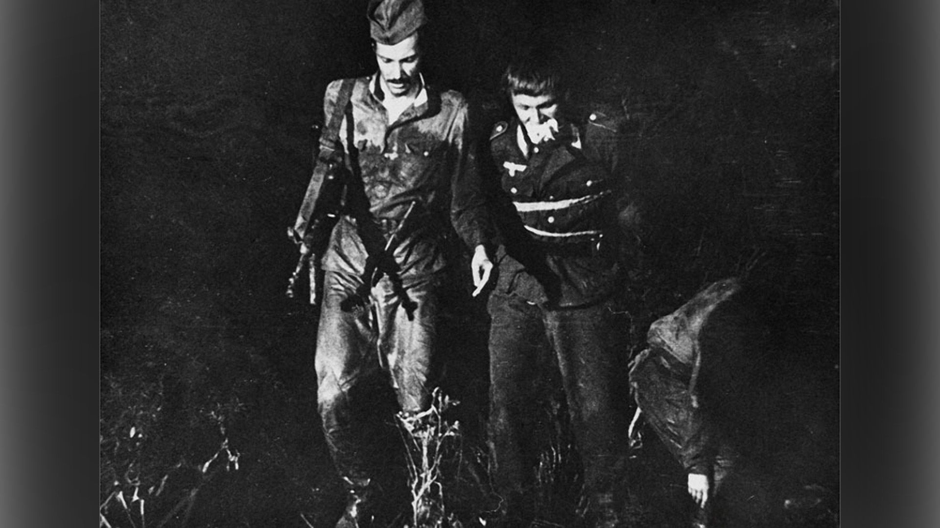 Владимир Конкин и Пьер Оссейн в фильме «Место встречи изменить нельзя»