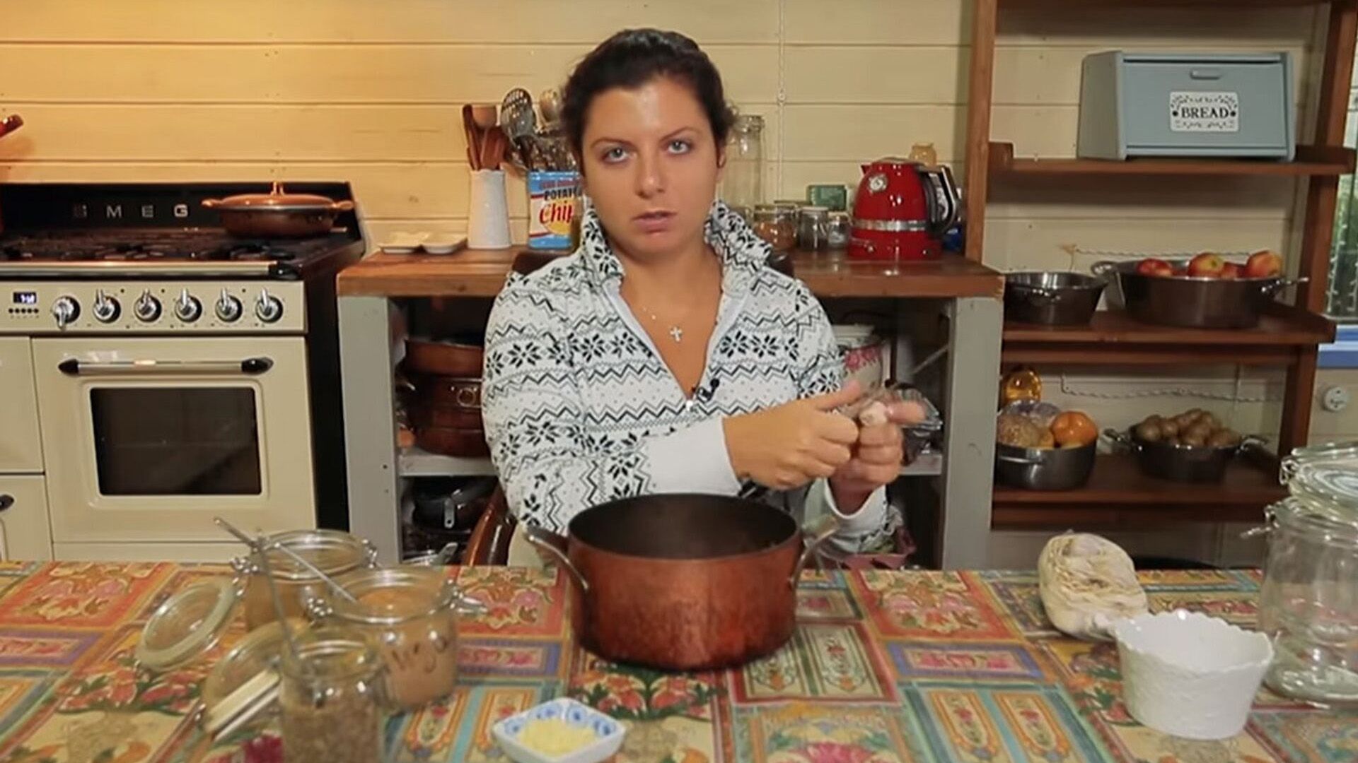 Маргарита Симоньян на кухне