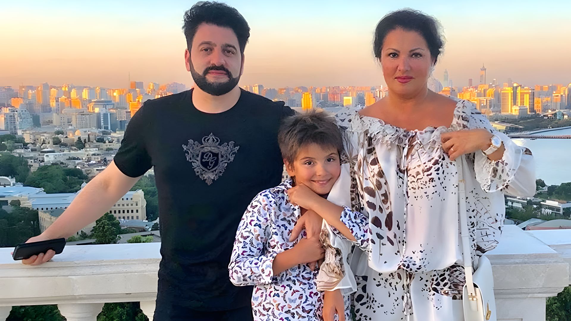 Юсиф Эйвазов считает сына Анны Нетребко своим