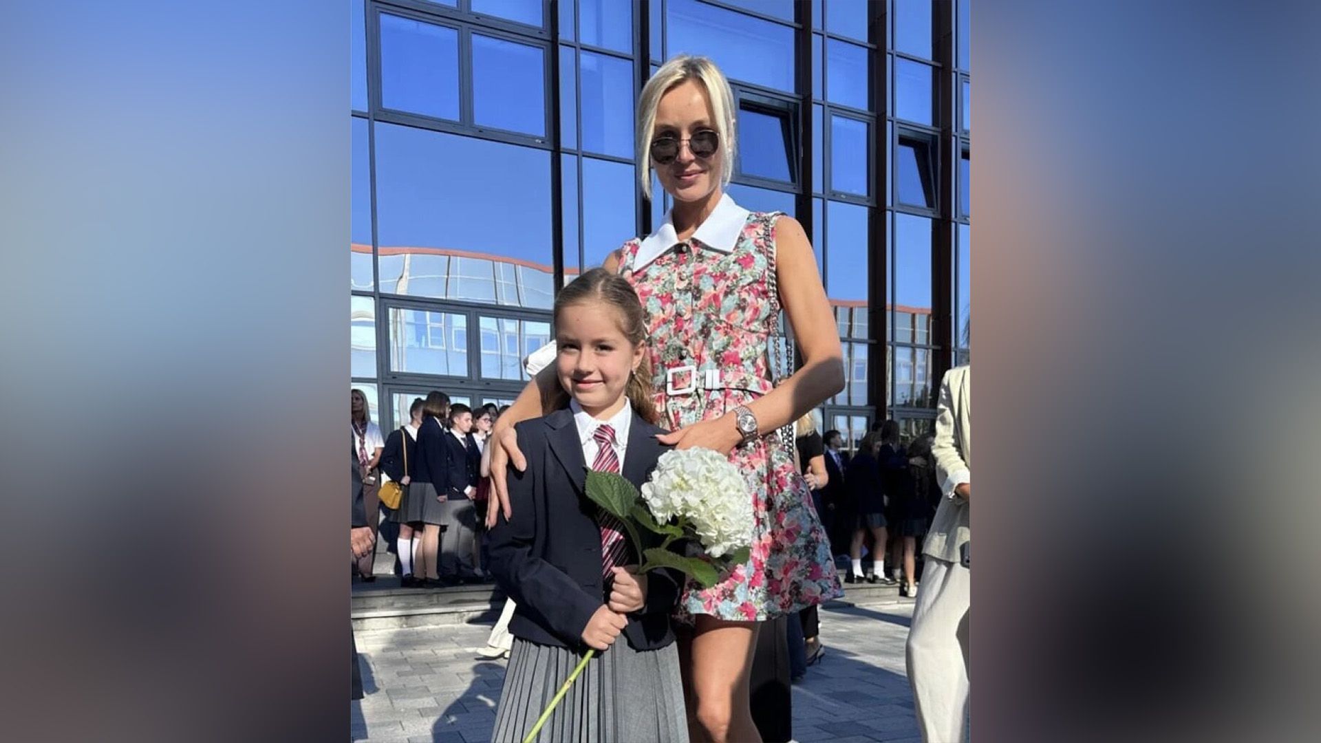 Полина Гагарина с дочерью