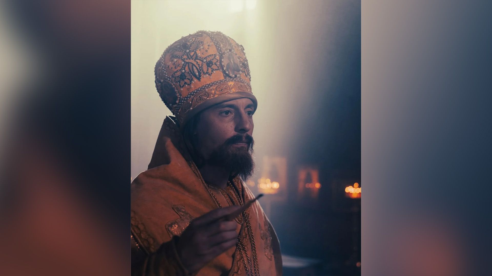 Илья Дель в наряде православного священника